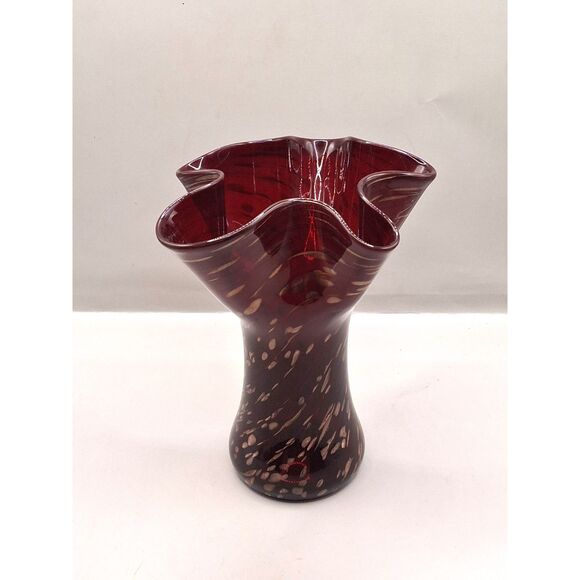 Vintage Hand Blown Glass Ruby Red and Gold Flecks Handkerchief Vase - Picture 8 of 8